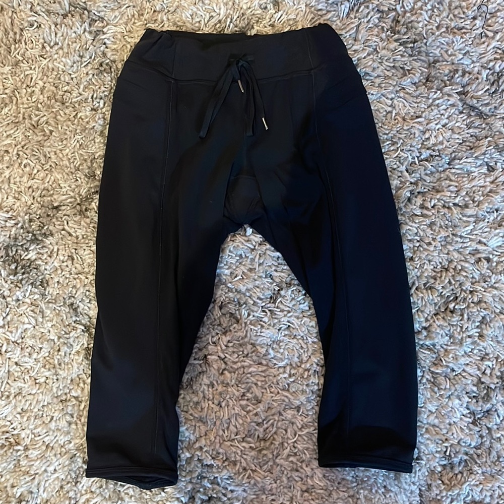cropped lululemon jogger leggings